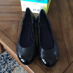 Jack Rogers Bree Black patent tip flats size 8